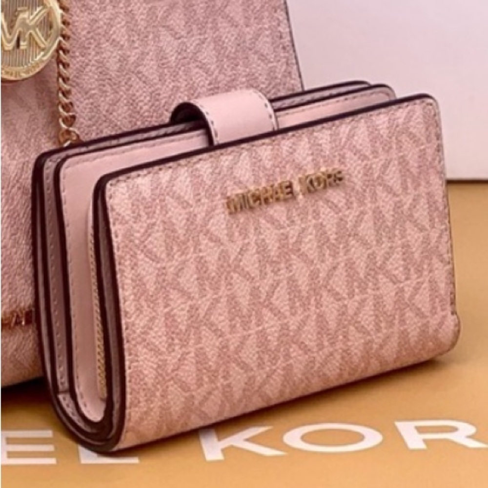MICHAEL KORS Jet Set Travel Signature Medium Bifold Wallet Powder Blush - Picture 12 of 13
